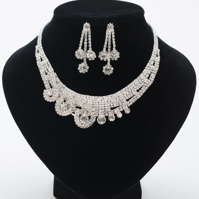 Luxury Retro Rhinestone Earrings & Necklace Set – Bridal Banquet Claw Chain Jewelry, Cross-Border Fashion