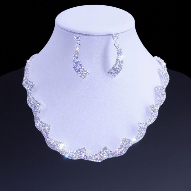 Cross-border fashion versatile water crystal earrings and necklaces for weddings, banquets, and brides, featuring personalized minimalist chain sets and claw chains with soldering