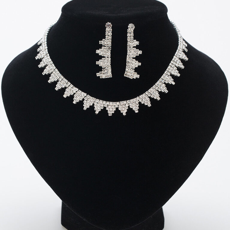 Luxury Crystal Earrings & Necklace Set – Minimalist Bridal Banquet Jewelry, Trendy Street Style Chain Set